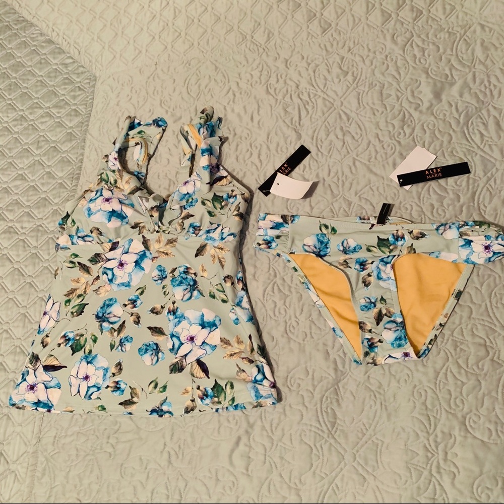Alex Marie set NWT Available in size 8 & 14